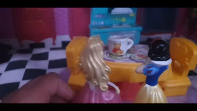 Charlin and his 5 Princess Maids Episode 1 смотреть онлайн