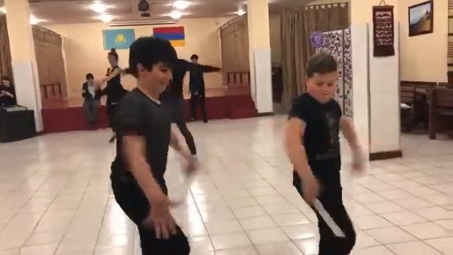 Танцы лизгинка смотреть онлайн
