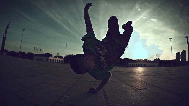 STIAH! X ChevChelliousClan - FSB X Breakdance (TOS Video) смотреть онлайн