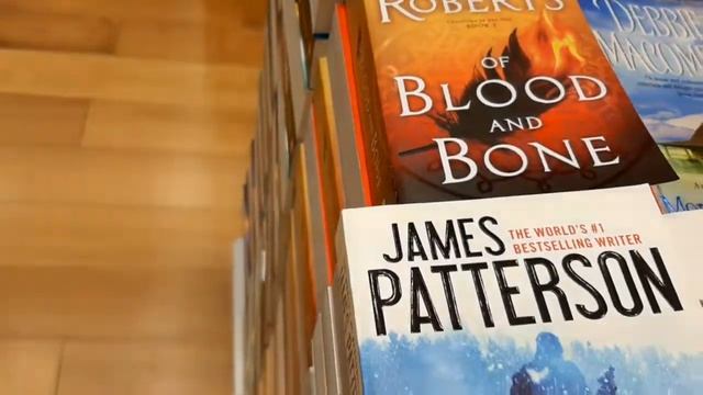 Interesting books and stuff in Dubai bookstore смотреть онлайн