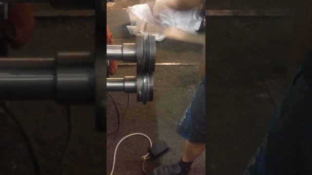 Прокат ребра жесткости Зиг машина RME 300x2 смотреть онлайн