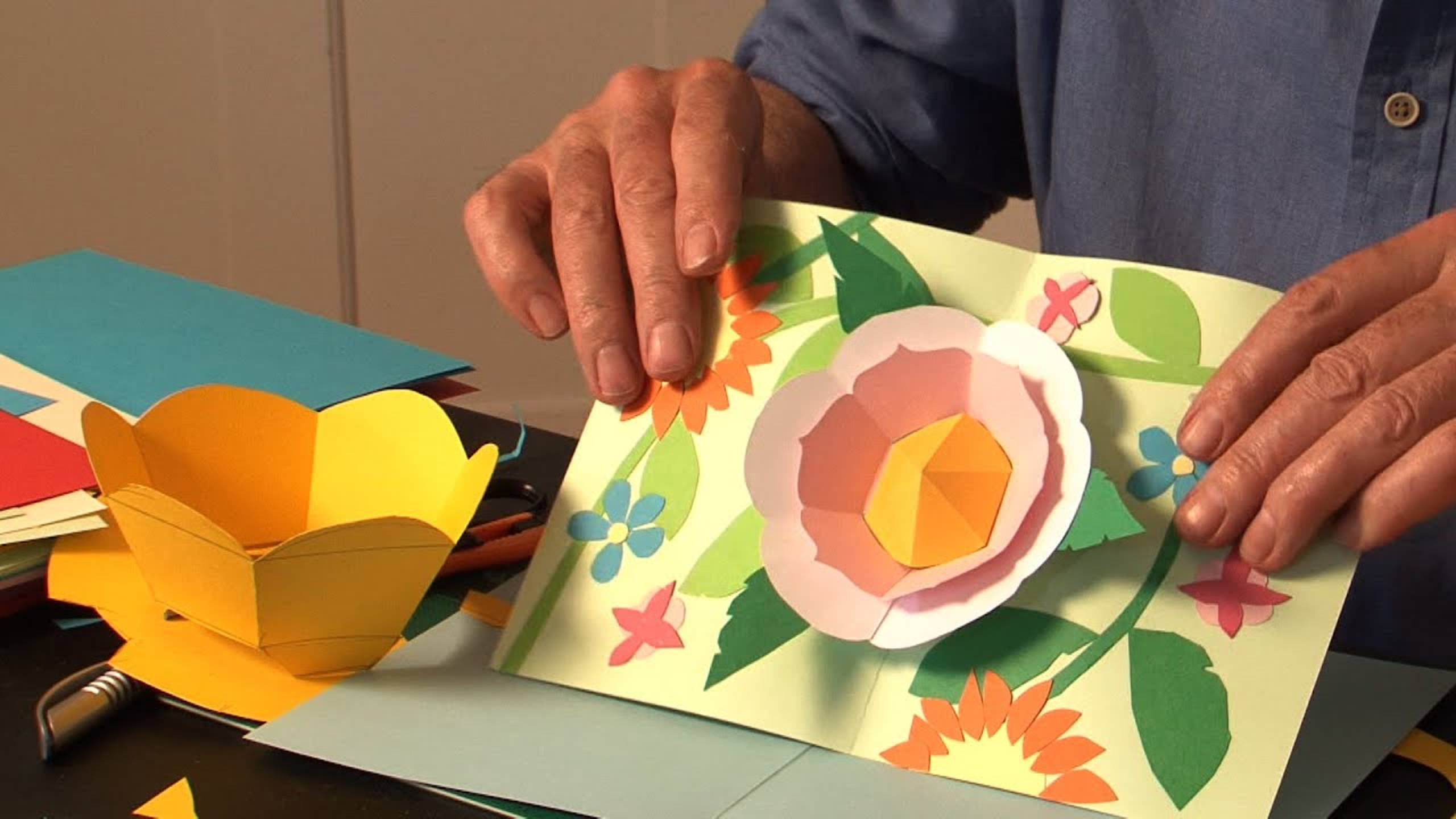 Pop-Up Tutorial 18 - Open-topped Shapes смотреть онлайн