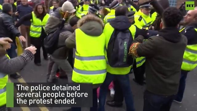 Turkey VS the Kurds in London смотреть онлайн