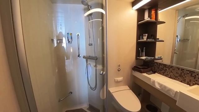 Jr Suite - WORTH IT? Royal Caribbean Cruise Cabin Comparison - Side by Side Room Tour смотреть онлайн