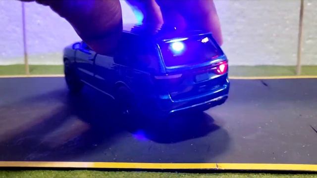 1/38 POLICE: Chicago Police Gang Unit Dodge Durango with LEDs смотреть онлайн