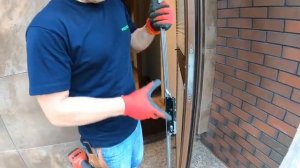 Установка замка Omec в алюминиевую дверь