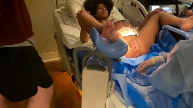 Miracle of Life: Witness the Raw Beauty of Unfiltered Childbirth смотреть онлайн