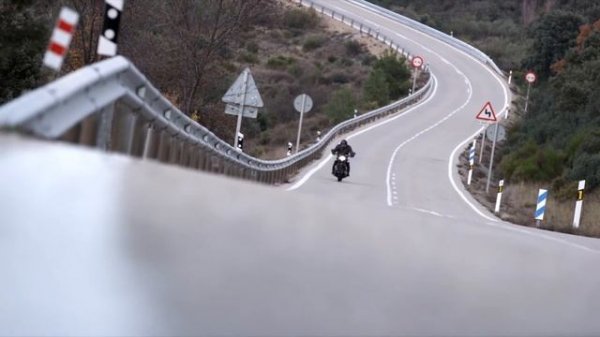 Triumph_BOBBER TWO TONE PAINT_L963564