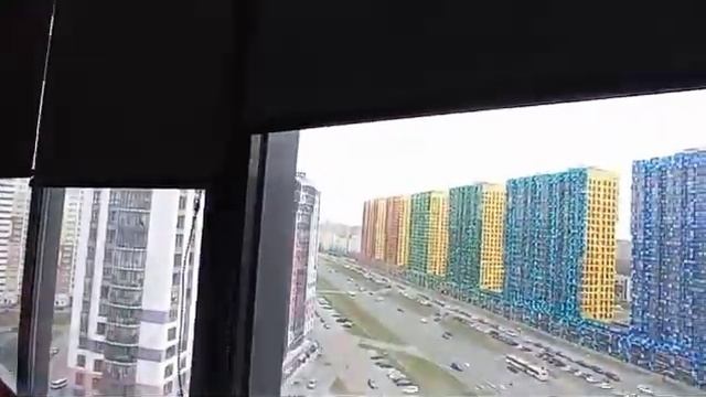 Рулонные шторы Coulisse M29 черный профиль, на балкон  с раздвижными окнами  SVIL