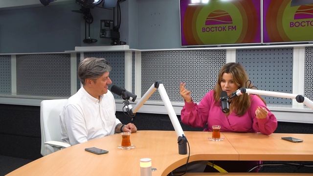 Взвешивание авиапассажиров, мечта JONY, кавказский переводчик | БАЗАР-ВОКЗАЛ смотреть онлайн