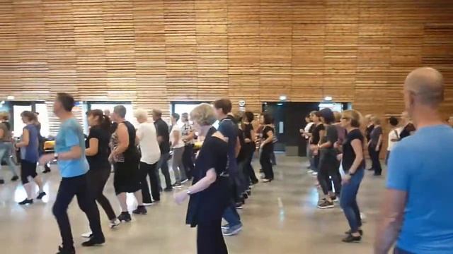 Shake Rumble and Quake Line Dance смотреть онлайн