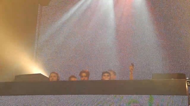 Swedish House Mafia Live in Las Vegas Halloween 2010 w/ Tiesto - C'mon смотреть онлайн