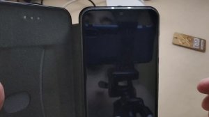 Датчик приближения есть! Прости Samsung, был не прав!