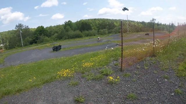 Arrma Kraton 6S BLX V3 BMX Track смотреть онлайн