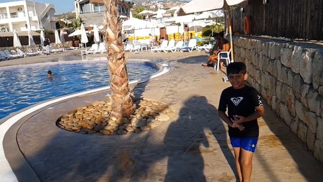 #Lebanon Vlog Part 2 I spent all day swimming | Splash #Waterpark | #Beach | فلوق لبنان اليوم الثان смотреть онлайн