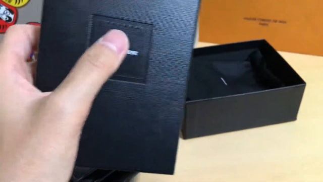 Saint Laurent Men’s SLG Review смотреть онлайн