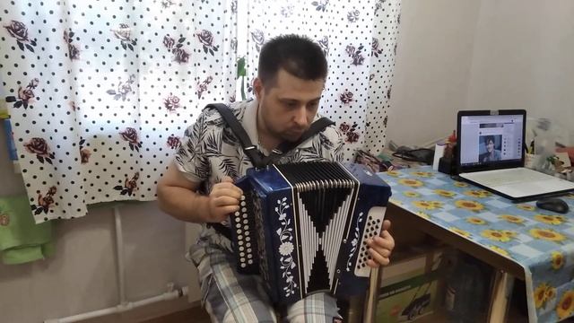 В продаже гармонь Кировская заказная Си бемоль мажор