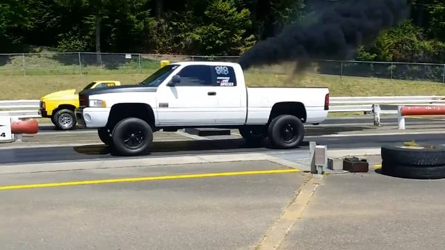 Chris Krebs at the drags. смотреть онлайн