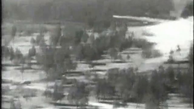MUSTANG MIDAIR COLLISION - WW2 FOOTAGE смотреть онлайн