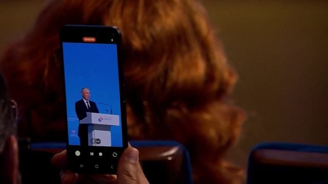 Путин выступил на пленарной сессии конгресса «Национальное здравоохранение 2024». смотреть онлайн