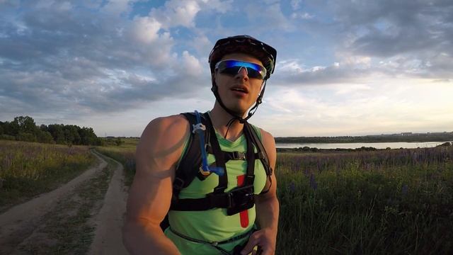 На Gravel bike по полям. смотреть онлайн