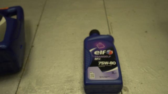 RENAULT DUSTER: первое ТО. Фильтры, масло ELF. Часть 1. смотреть онлайн