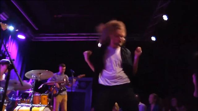 The Last Origin with a wild audience member at Zanzabar смотреть онлайн