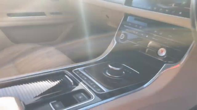 Jaguar XF 2.0d Portfolio Auto Euro 6 (s/s) 4dr KD16NAU смотреть онлайн