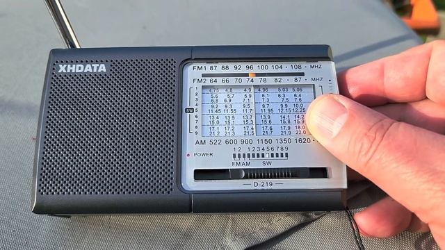 XHDATA D-219 first test Radio Nacional Amazona Brazil 11780 kHz Shortwave on Telescopic antenna смотреть онлайн