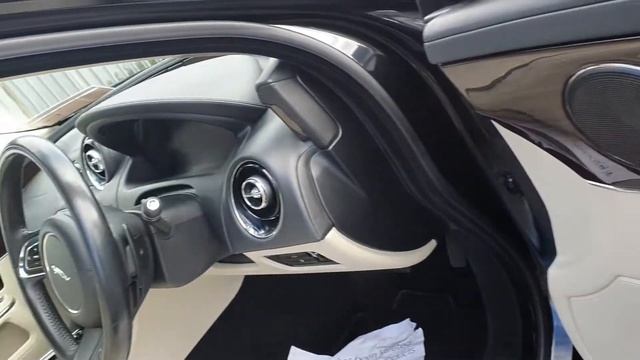 151C13240 - 2015 Jaguar XJ Series 3.0D PORTFOLIO SWB 4DR AUTO смотреть онлайн