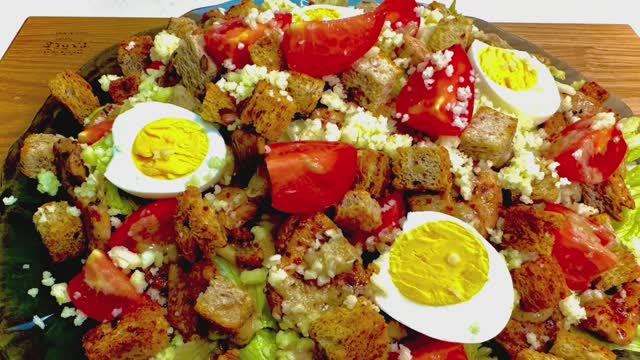 Моя интерпретация знаменитого салата «Цезарь»!