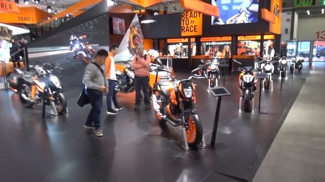 Day Two of EICMA Walk Around Vlog Part 2 of 2 смотреть онлайн