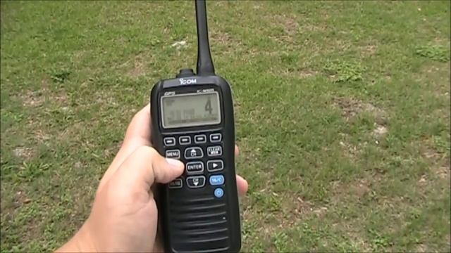 First Look - Icom M92D Handheld VHF with GPS смотреть онлайн