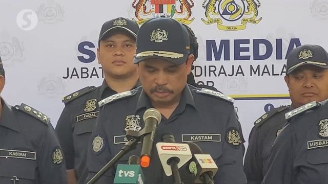 Customs seizes untaxed alcohol, nabs six individuals смотреть онлайн