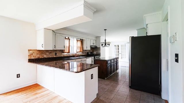 320 Louis Street, North Brunswick, NJ 08902 - Laura Levitt - MLS 2108708 смотреть онлайн