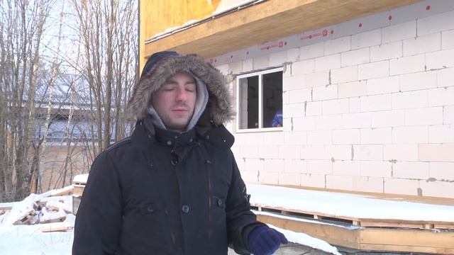 Установка нестандартных окон зимой. Скандинавский барн-хаус для круглогодичного проживания смотреть онлайн