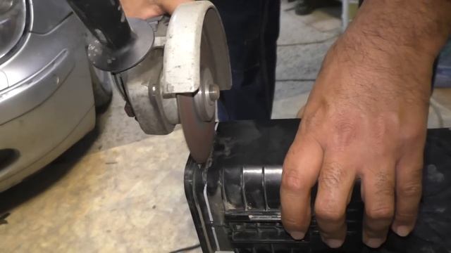 Разбираем фильтр паров топлива Toyota Land Cruiser Prado смотреть онлайн