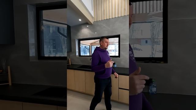 Кухня-гостиная с выходом на террасу в доме от компании "Балтийский зодчий" на Open Village 24 смотреть онлайн