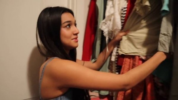 SWAPPING CLOTHES WITH MY TEEN DAUGHTER!!!**GONE WRONG