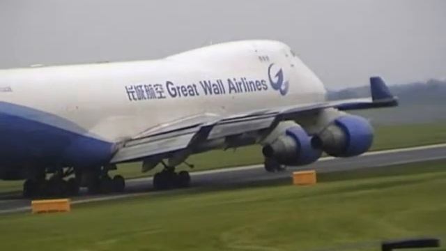 Boeing 747 400 Great Wall Airlines Manchester, England Ringway Manchester Intl Airport MAN EGCC смотреть онлайн