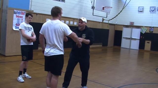 Sensei Jerry Figgiani - Hand Fighting Drills for Football - 3 смотреть онлайн
