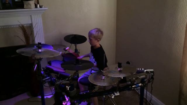 Korn - Prey For Me (8 yr old drummer) смотреть онлайн