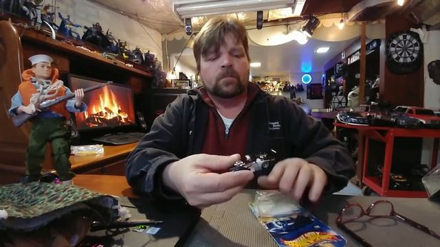 Toy Hunting Toy haul @ Quakes Collectibles March 2 2019 смотреть онлайн