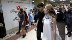 "Падает, падает, падает, падает снег..."