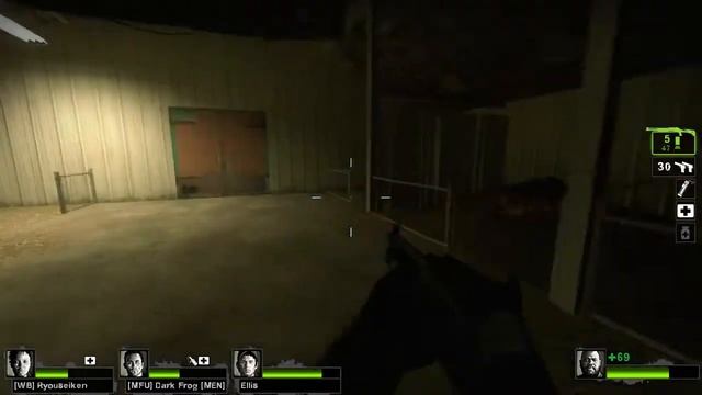 Left 4 Dead 2 Coop Campaign - Dark Carnival [4 - Barns] (Part 2) w/GB, Ry & Dark смотреть онлайн
