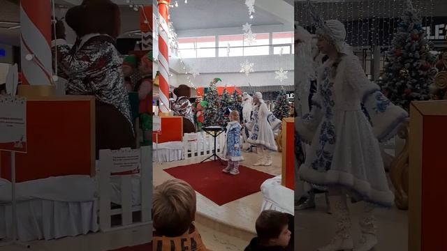 новогодняя сказка смотреть онлайн