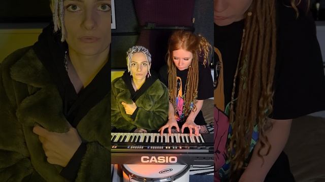 как связаны группа FREEKZ и P.Diddy?