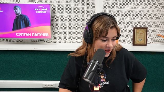 Султан Лагучев запремьерил песню «Грустными нотами» | «Восточный экспресс» смотреть онлайн