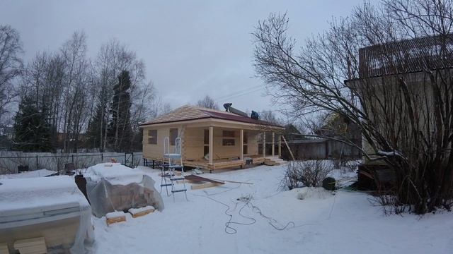 Баня из бруса под ключ с террасой в Московской области, строительство зимой смотреть онлайн