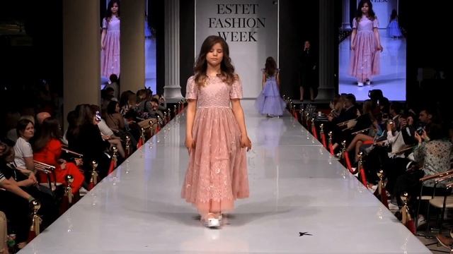 Дизайнер Анна Лукьянова Русский Сувенир, на Российской Неделе Моды Estet Fashion Week 2023 смотреть онлайн